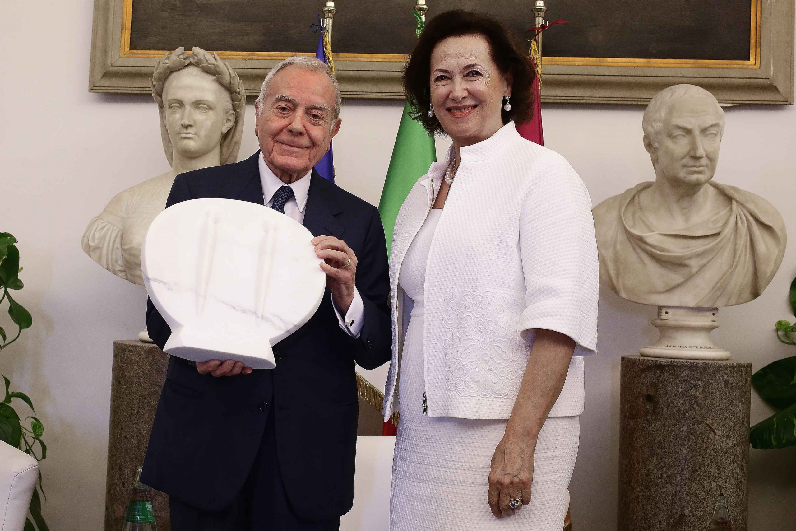Gianni Letta-Lina Tombolato Doris_7_11zon